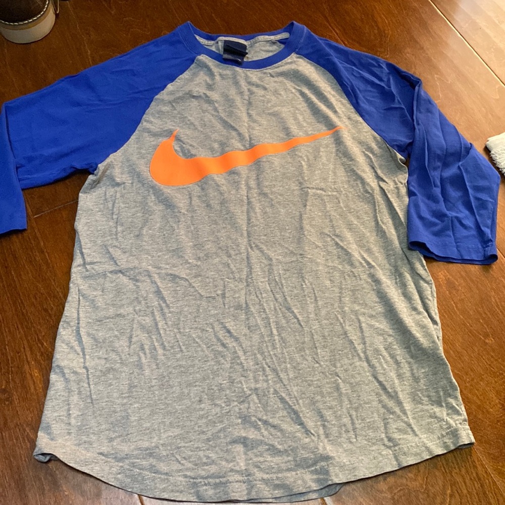 Women’s size smal Nike cotton tshirt 1/2 sleeves